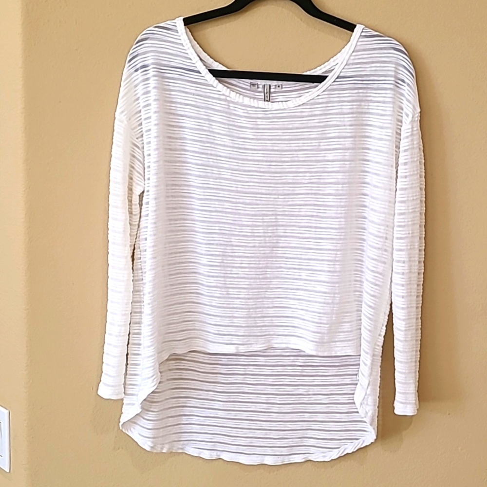Guess white hi/lo long sleeve top
